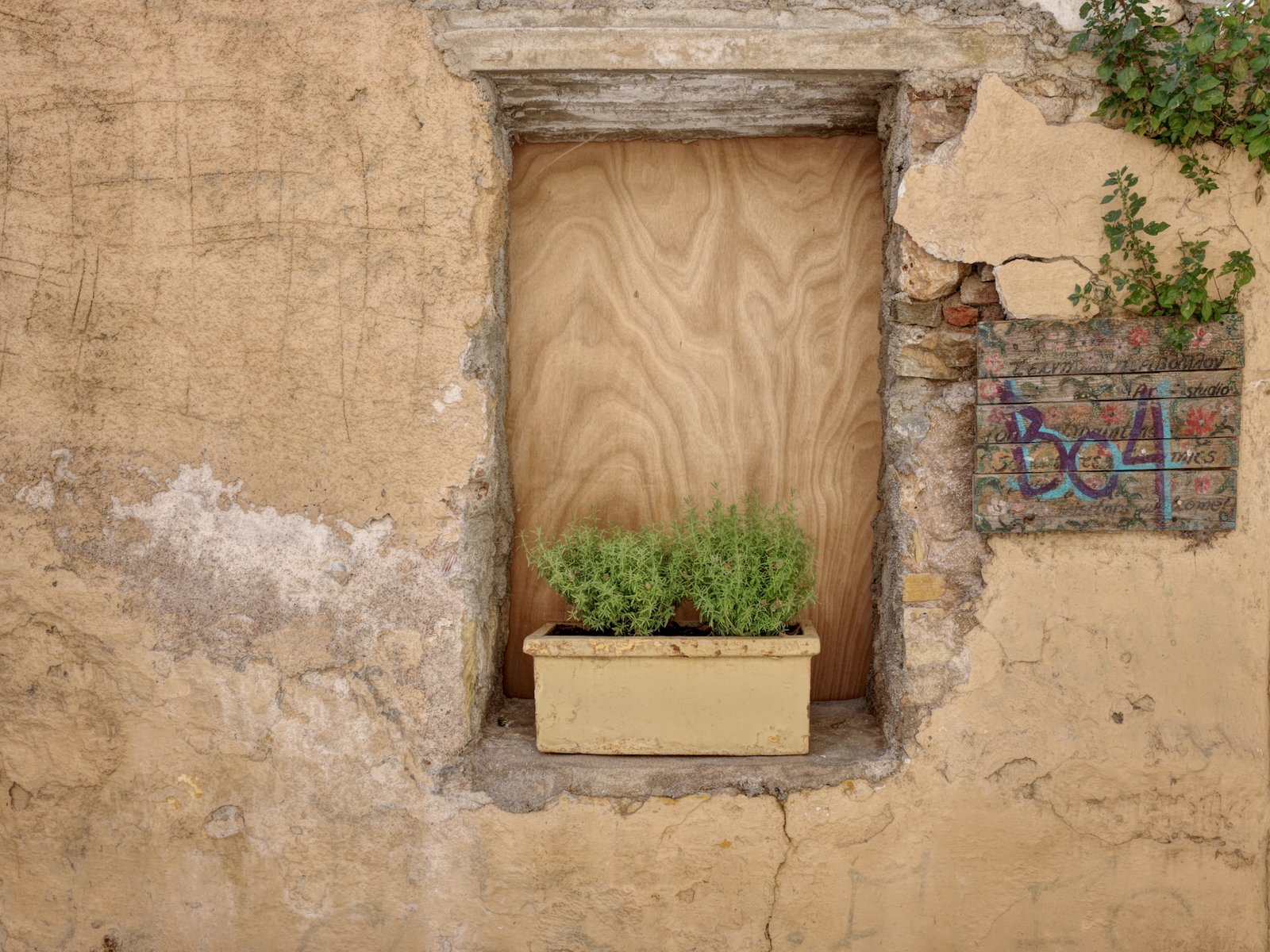 Where the Streets Have No Name:  Finding Wabi-Sabi in Anafiotika